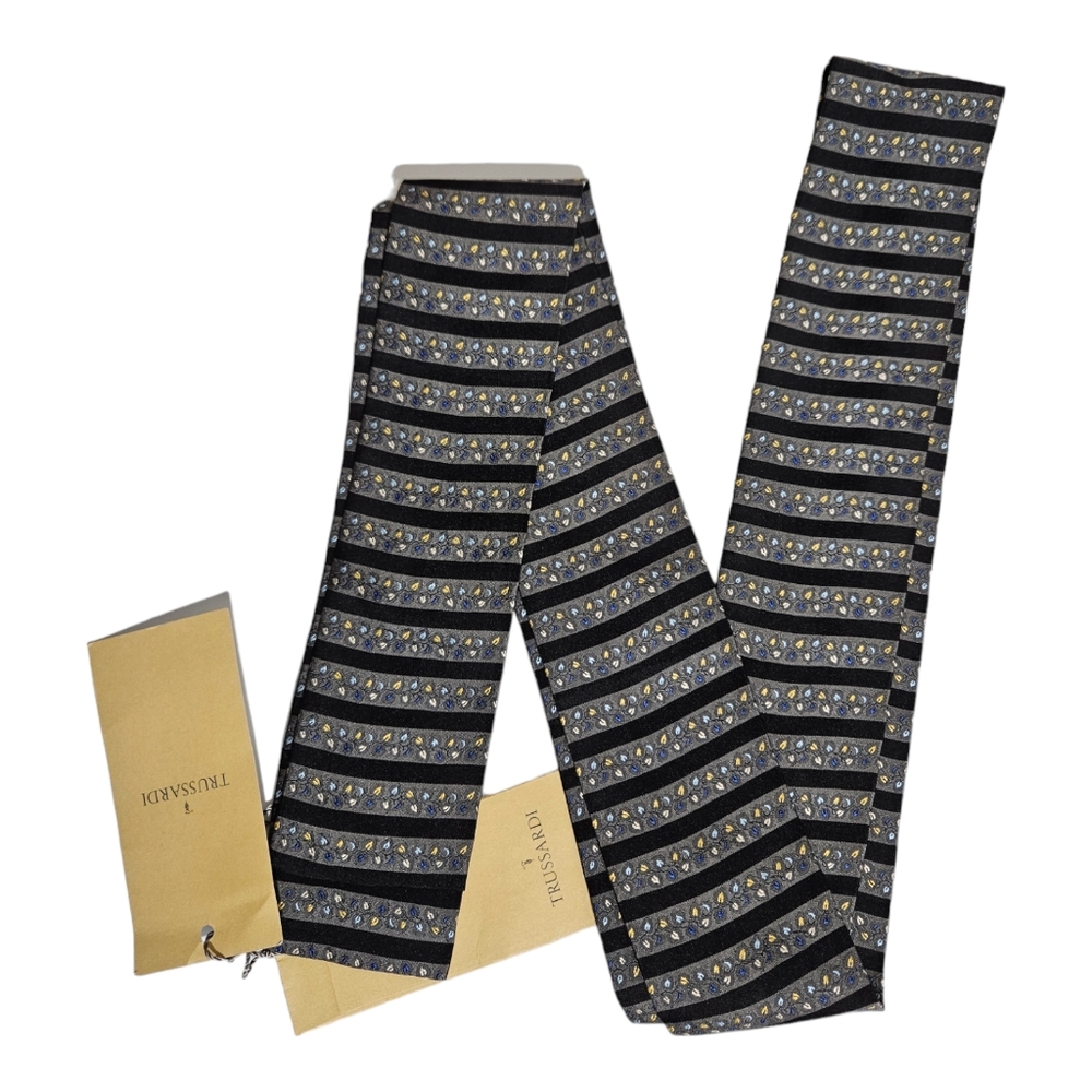 🆕TRUSSARDI Black Striped Leaf Silk LUXURY Scarf ITALY